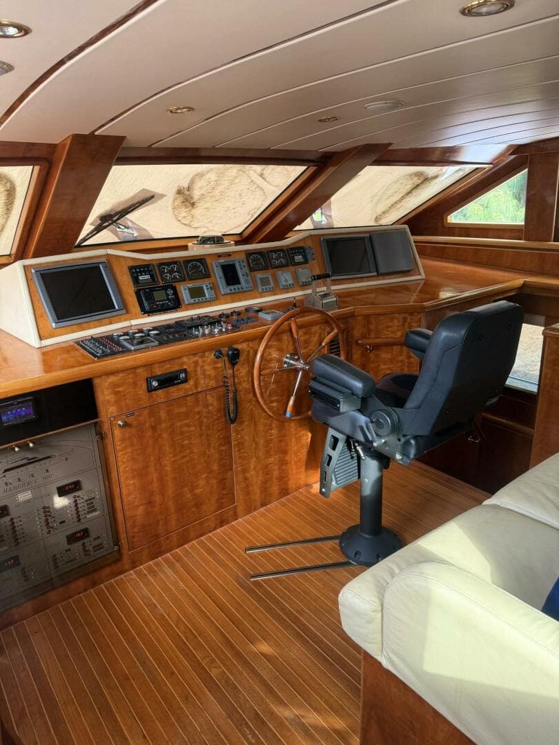 2002 Hargrave 100 Capri — photo 26