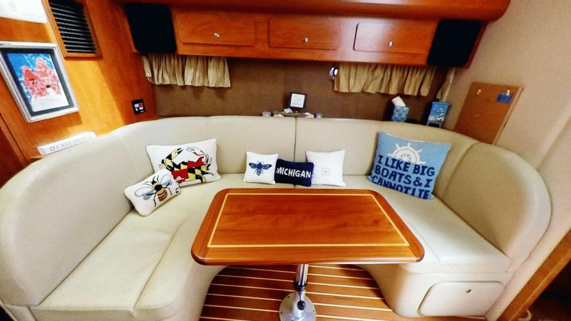 2005 Rinker 390 — photo 15