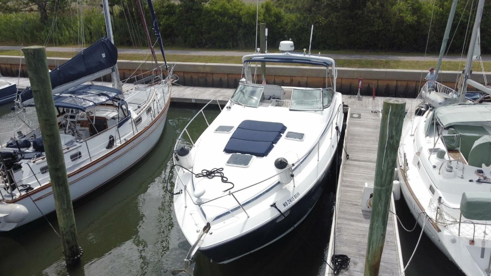 2005 Rinker 390 — photo 1