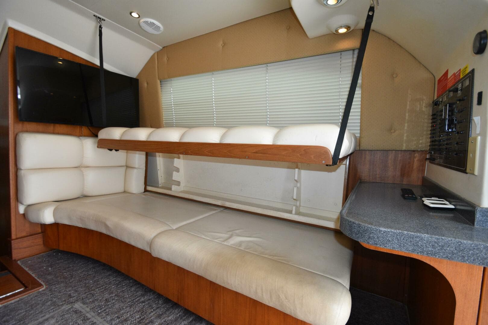 2001 Luhrs 340 Convertible — photo 21