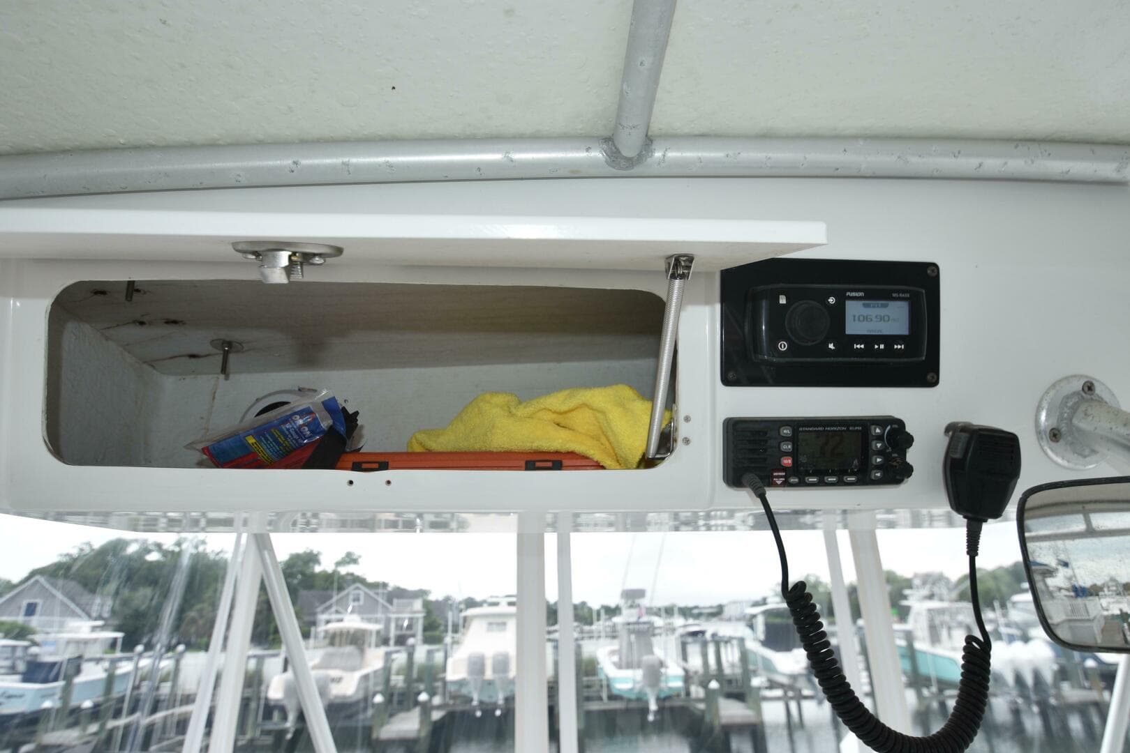 2001 Luhrs 340 Convertible — photo 7