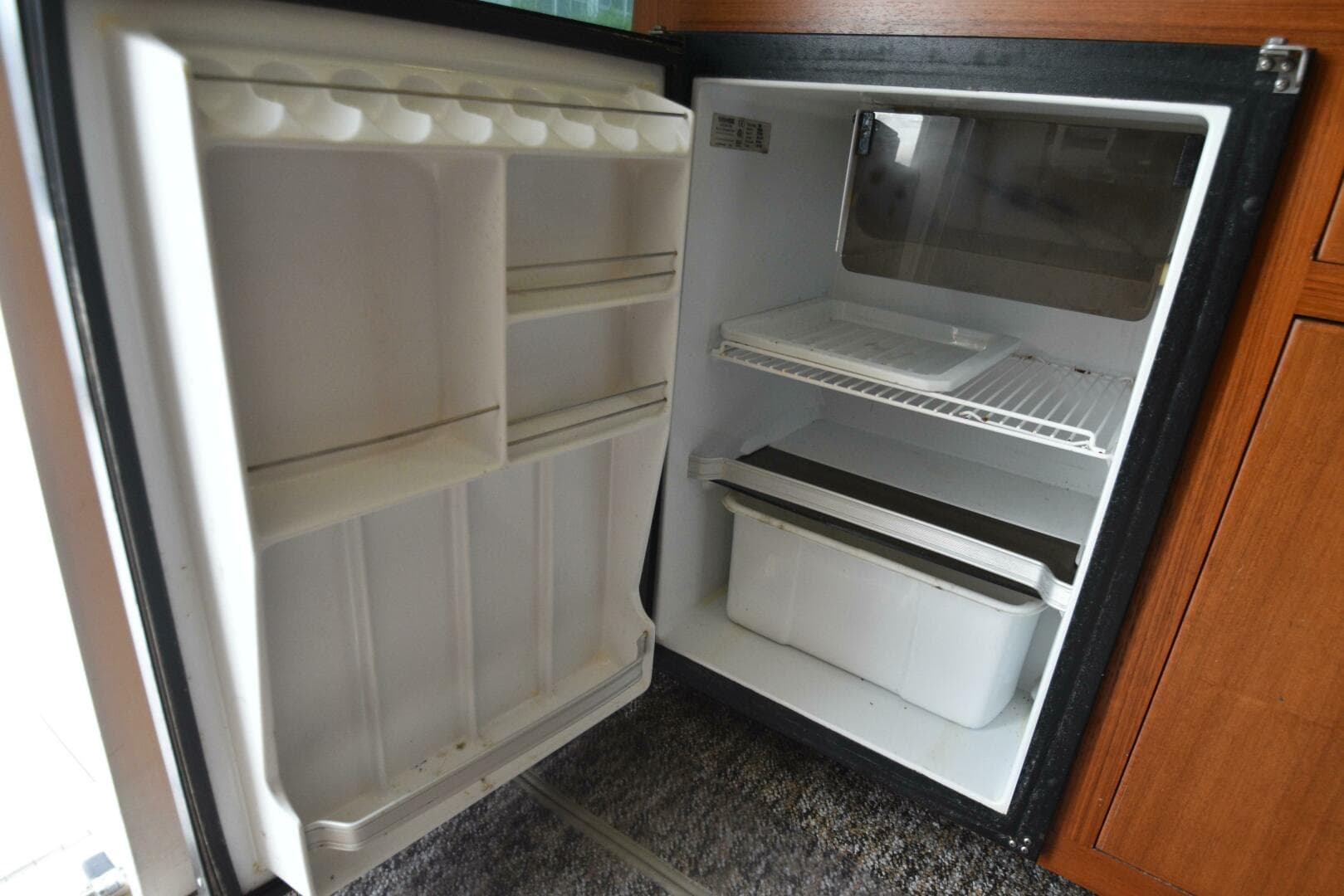 2001 Luhrs 340 Convertible — photo 16