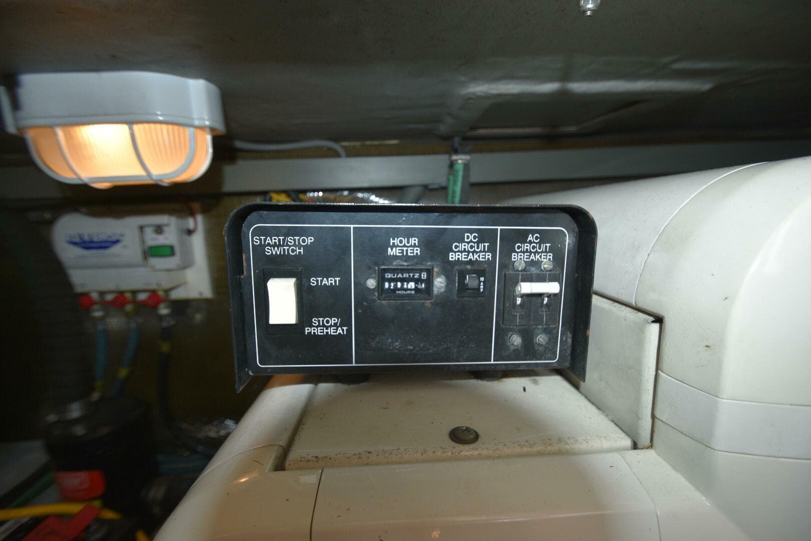 2001 Luhrs 340 Convertible — photo 13