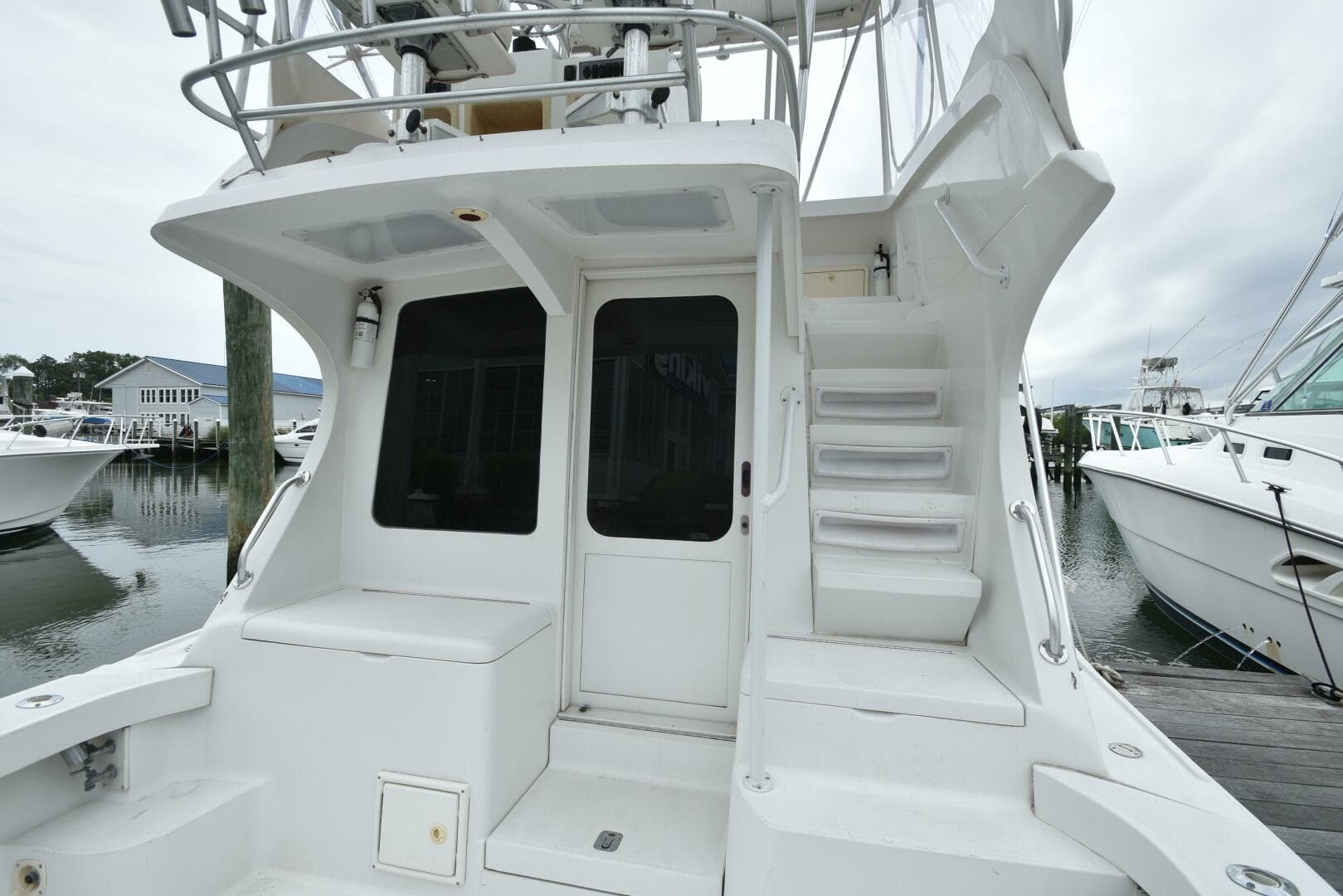 2001 Luhrs 340 Convertible — photo 10