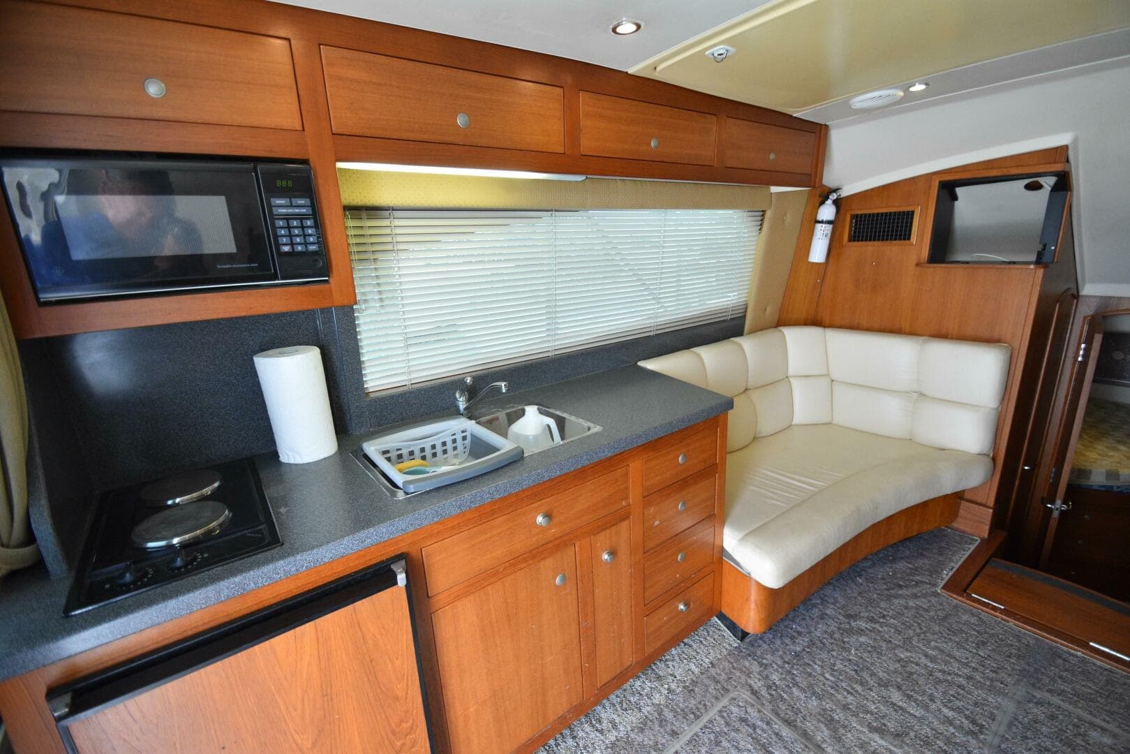 2001 Luhrs 340 Convertible — photo 11