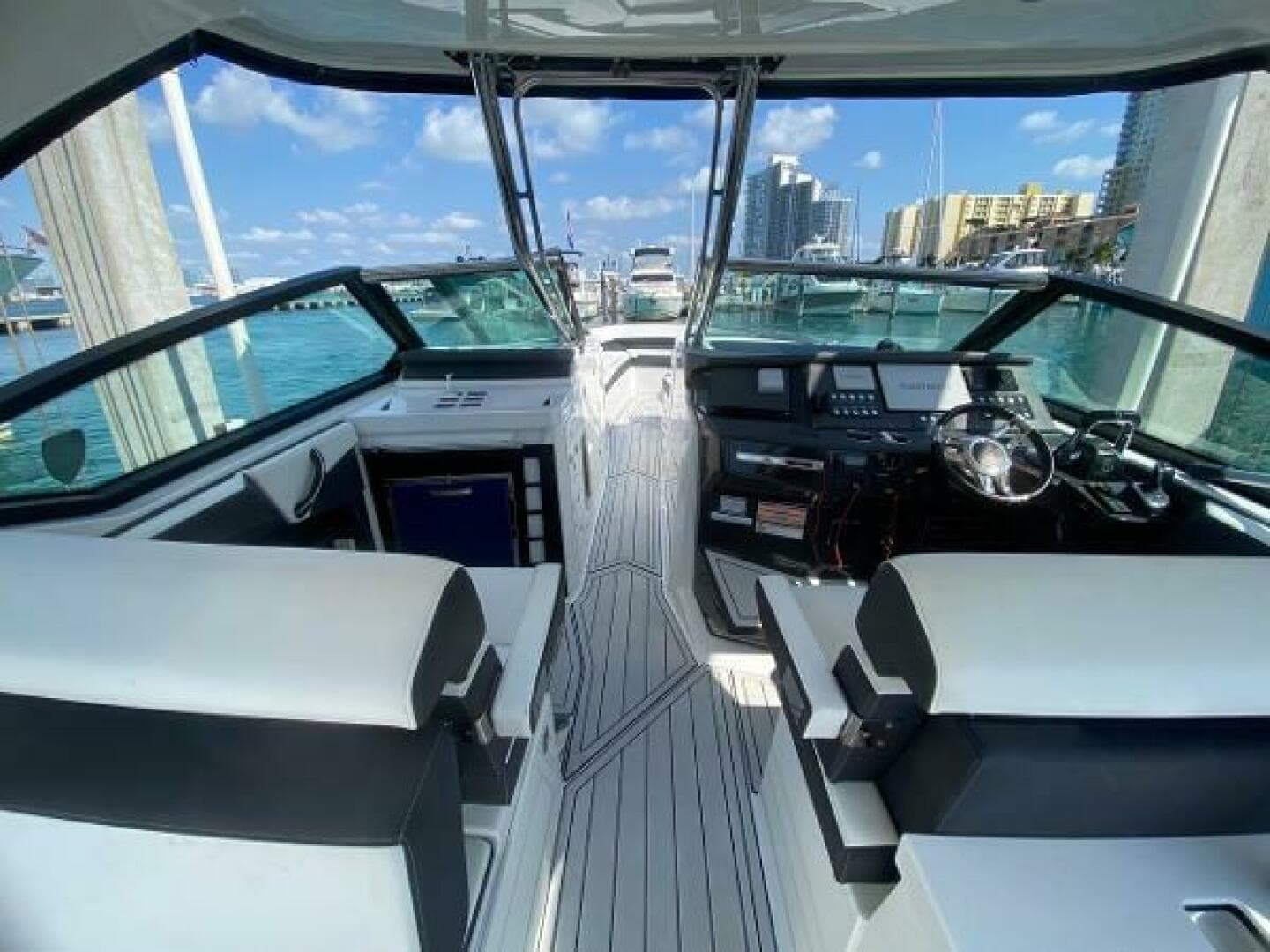 2018 Monterey 385 SE — photo 11