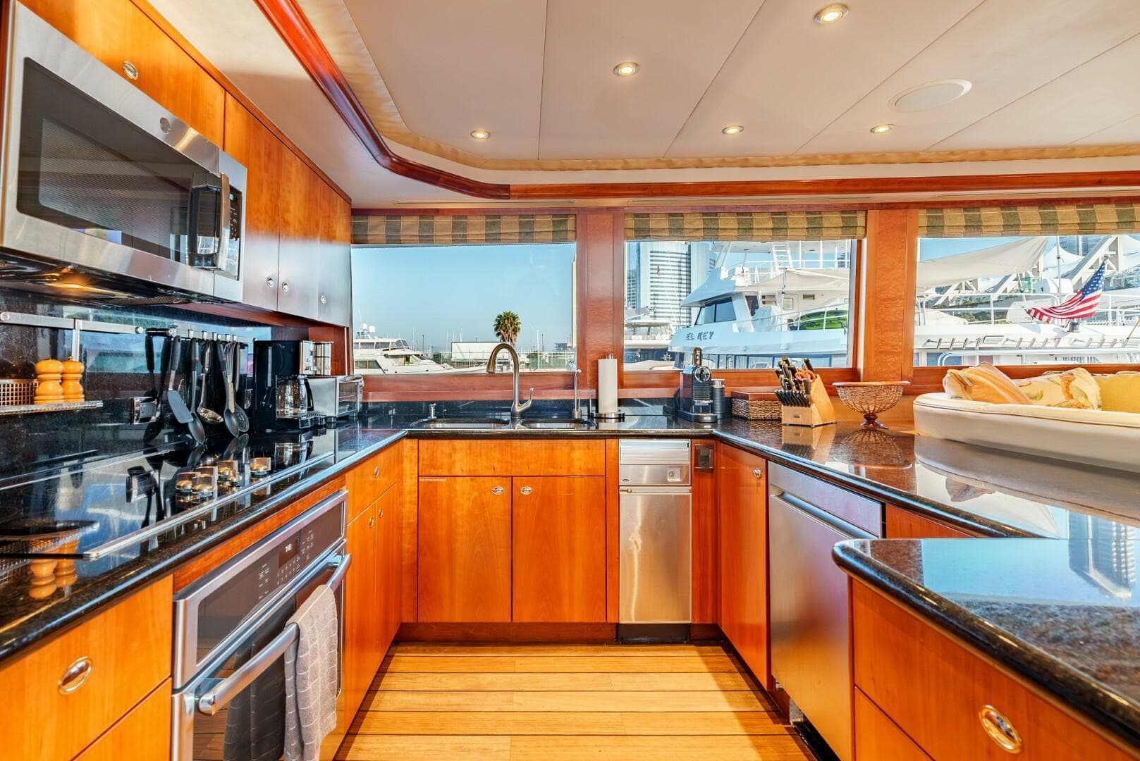 2003 Westport Cockpit — photo 8