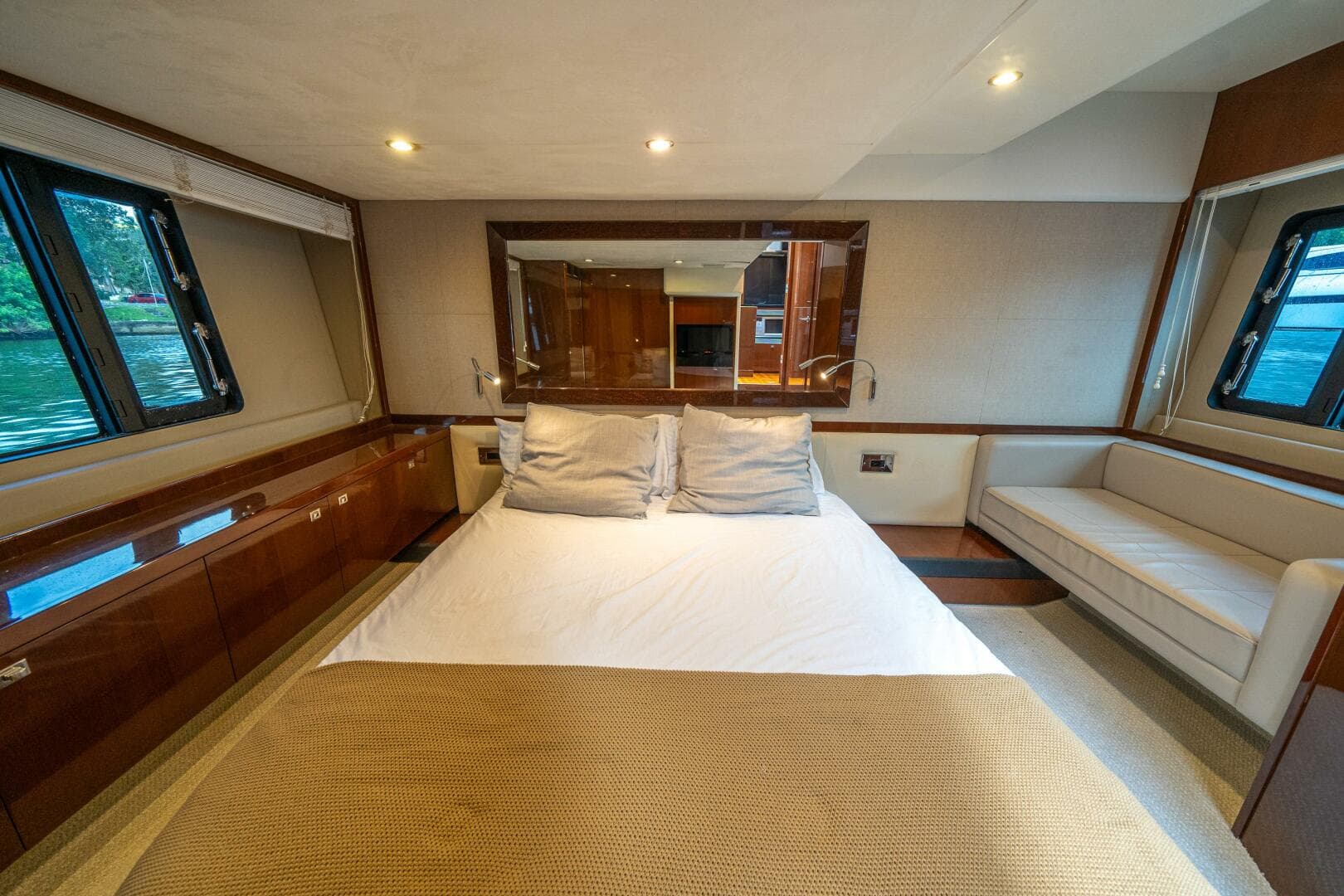 2012 Princess V52 — photo 24