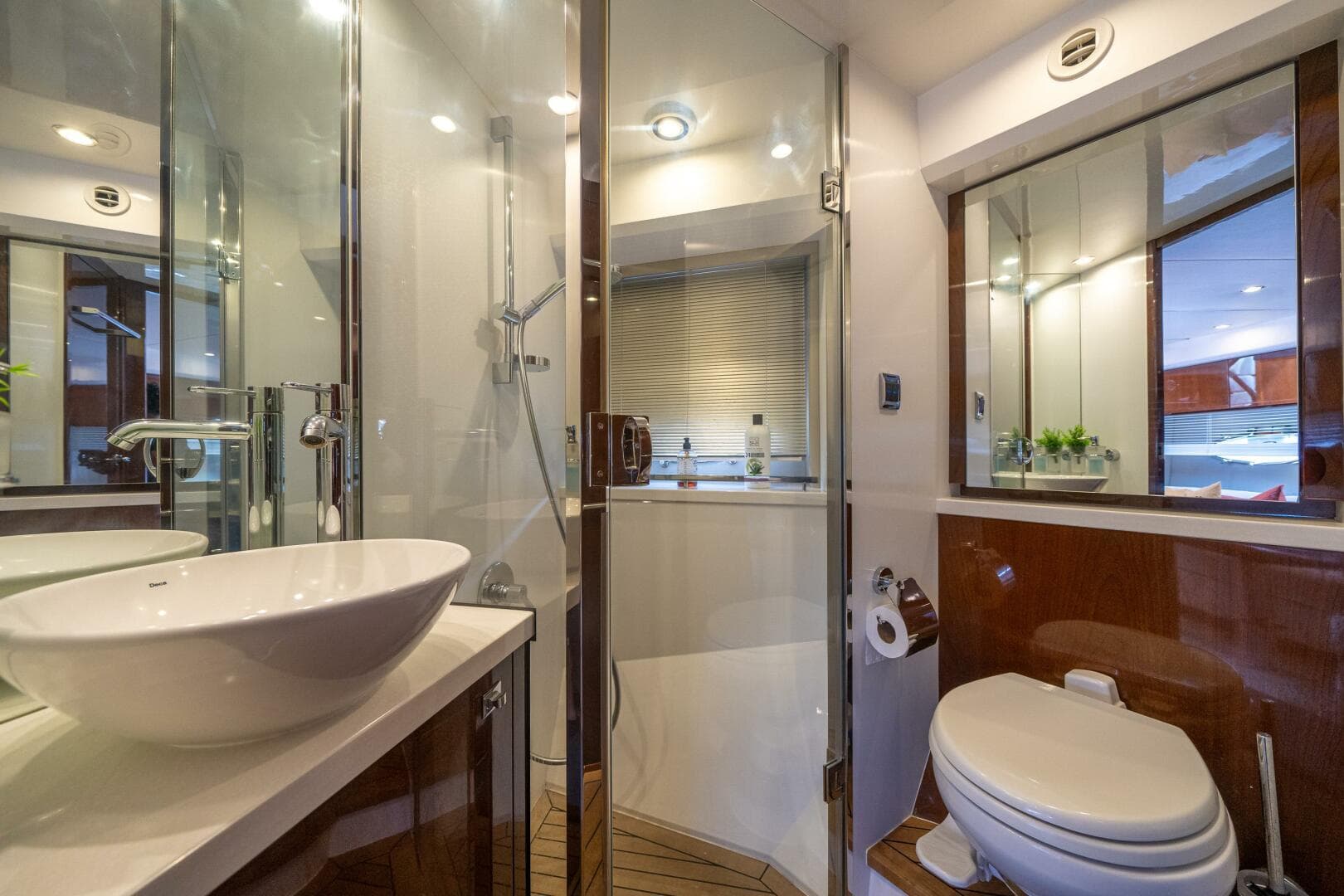 2012 Princess V52 — photo 27