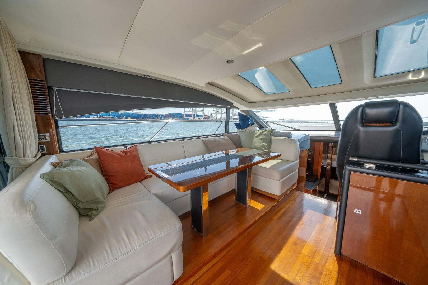 2012 Princess V52 — photo 14