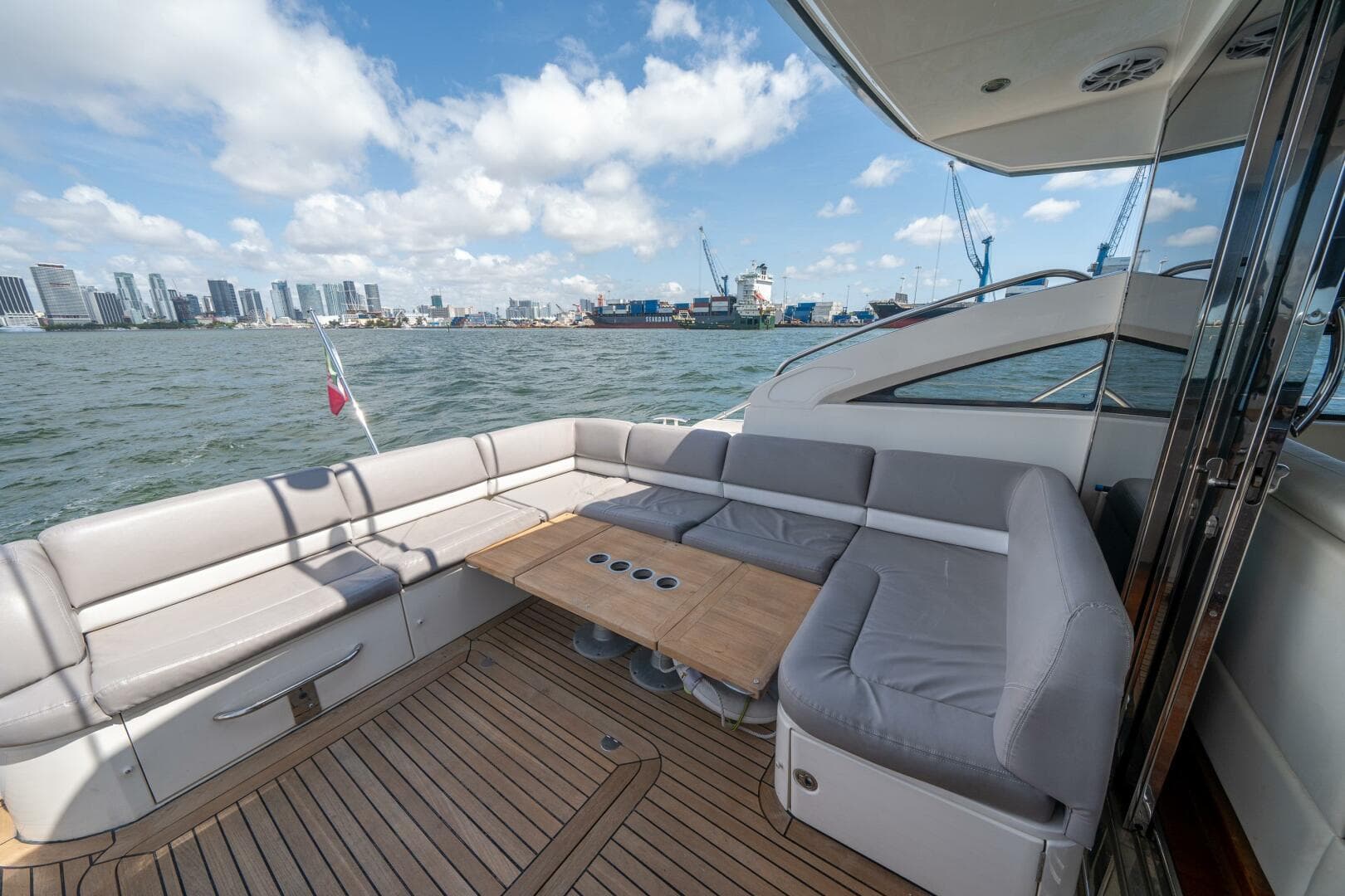 2012 Princess V52 — photo 10