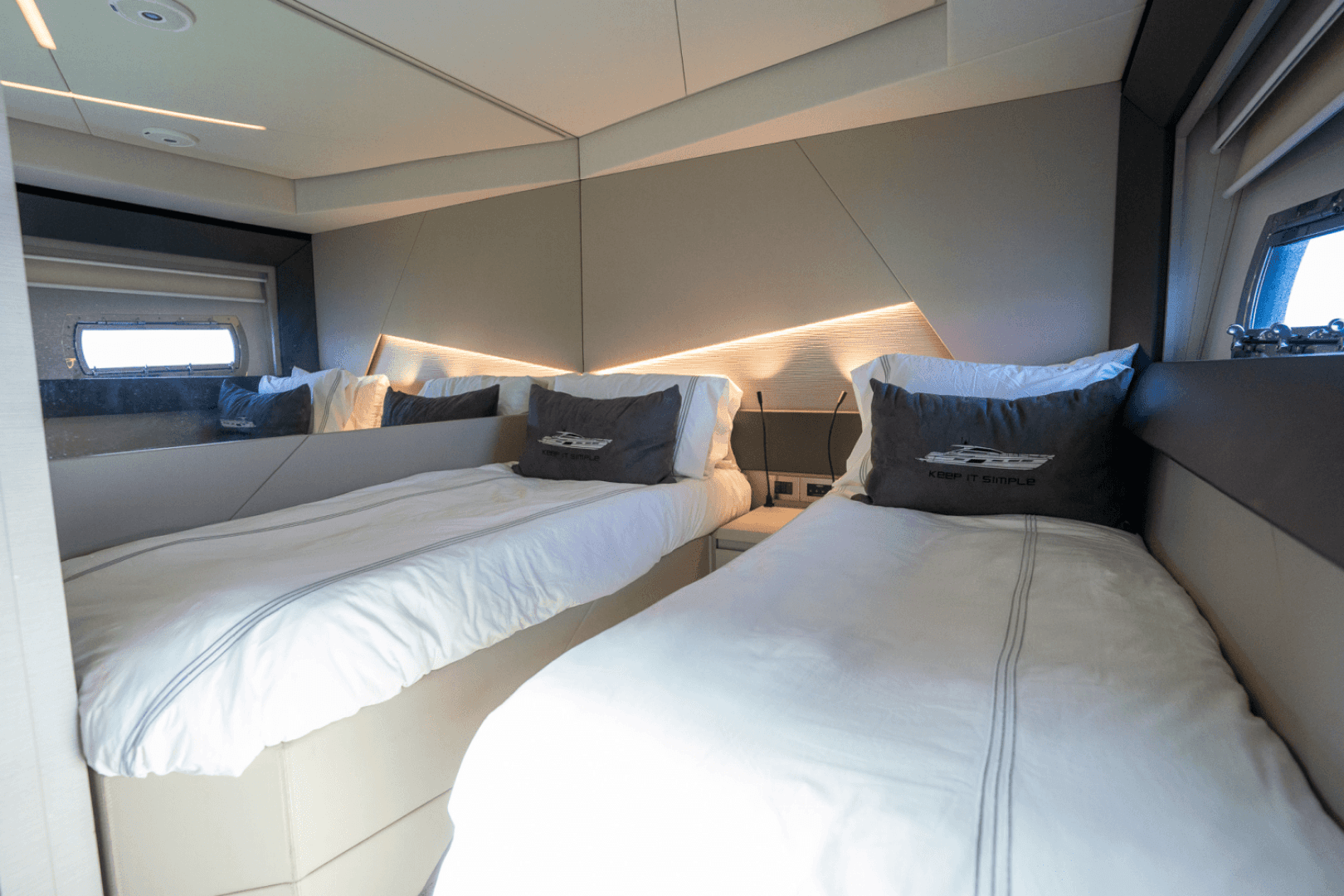 2020 Pershing 7X — photo 42