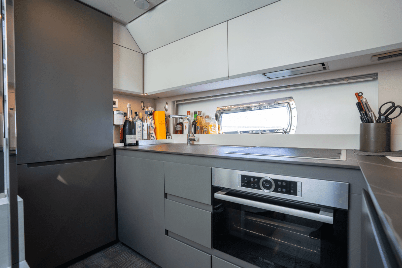 2020 Pershing 7X — photo 34