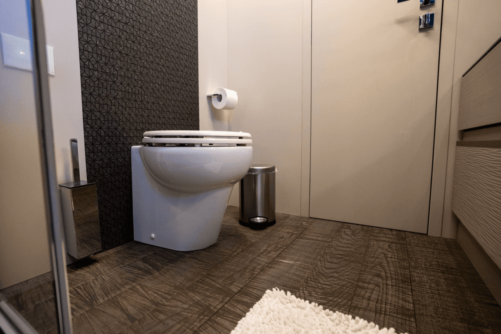 2020 Pershing 7X — photo 37