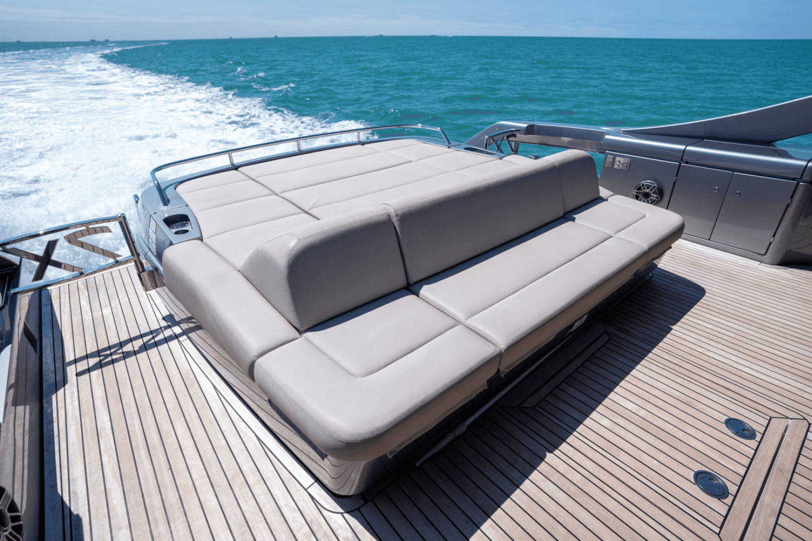 2020 Pershing 7X — photo 48