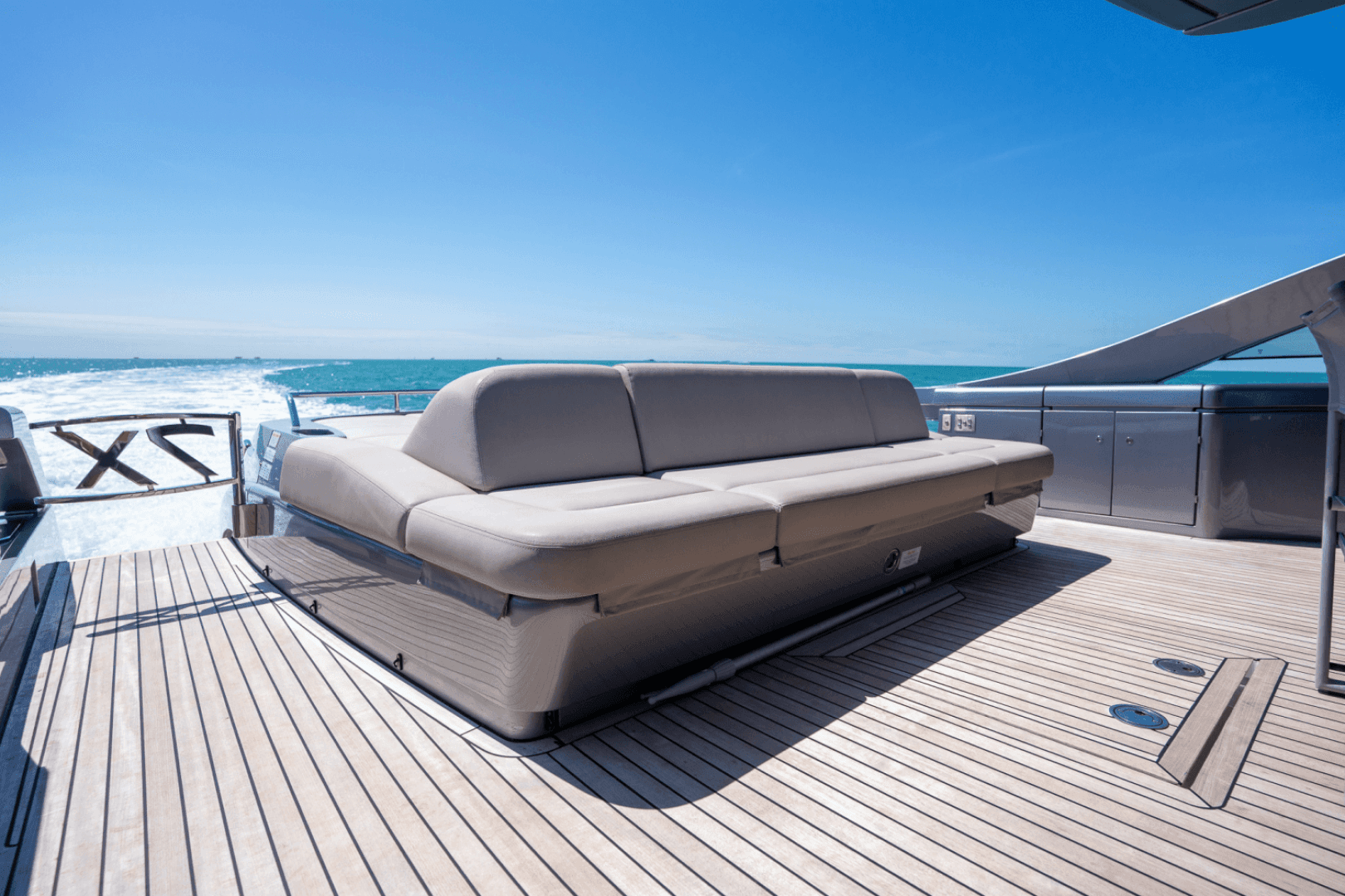 2020 Pershing 7X — photo 47