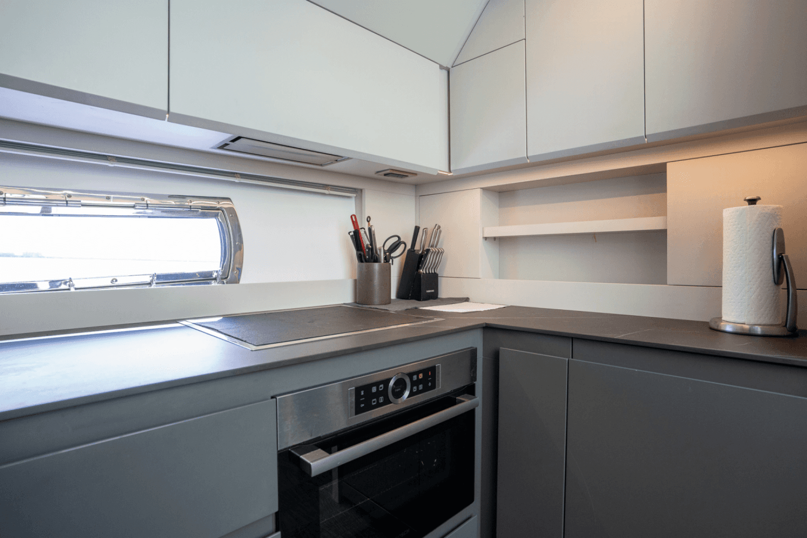 2020 Pershing 7X — photo 31