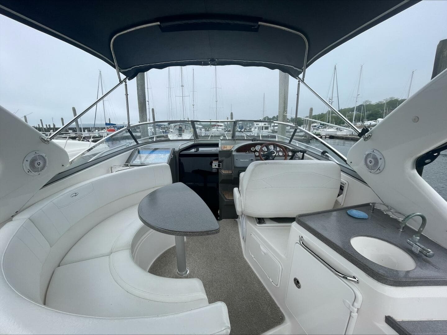 2007 Regal 3360 Window Express — photo 3