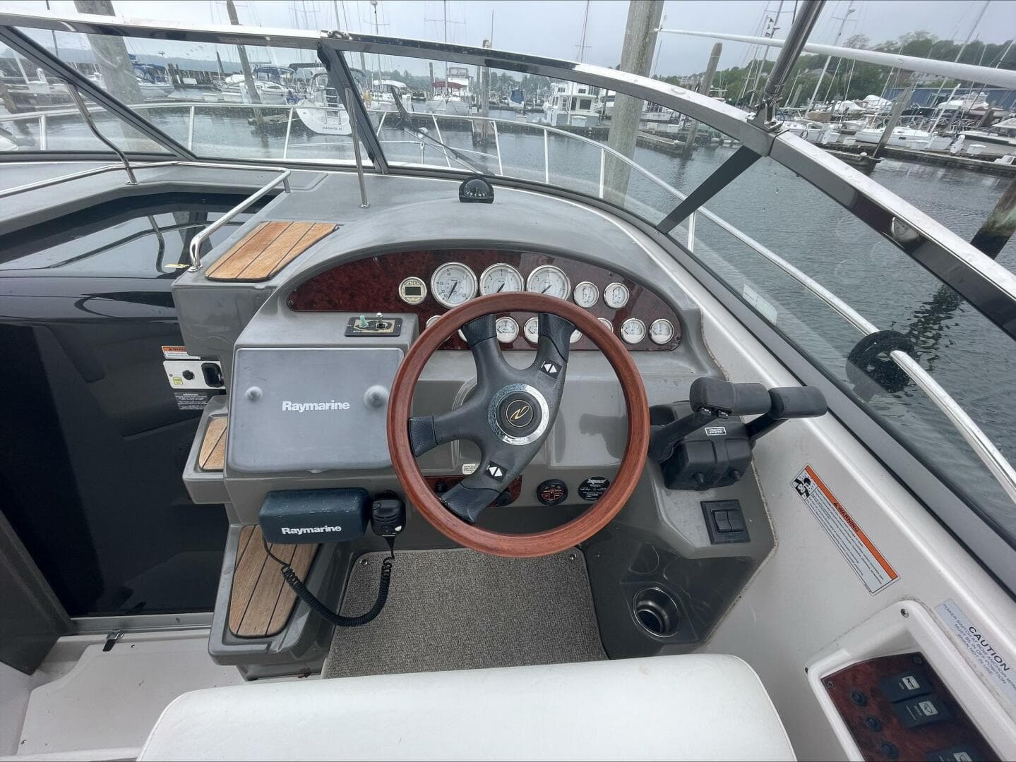 2007 Regal 3360 Window Express — photo 7