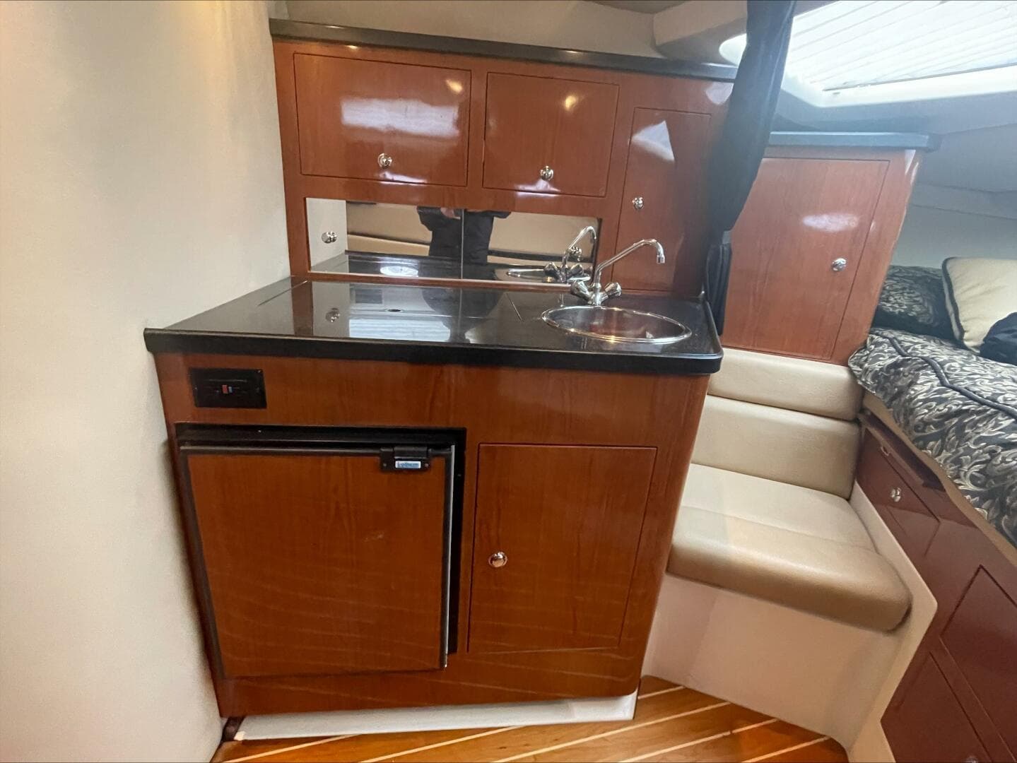 2007 Regal 3360 Window Express — photo 9