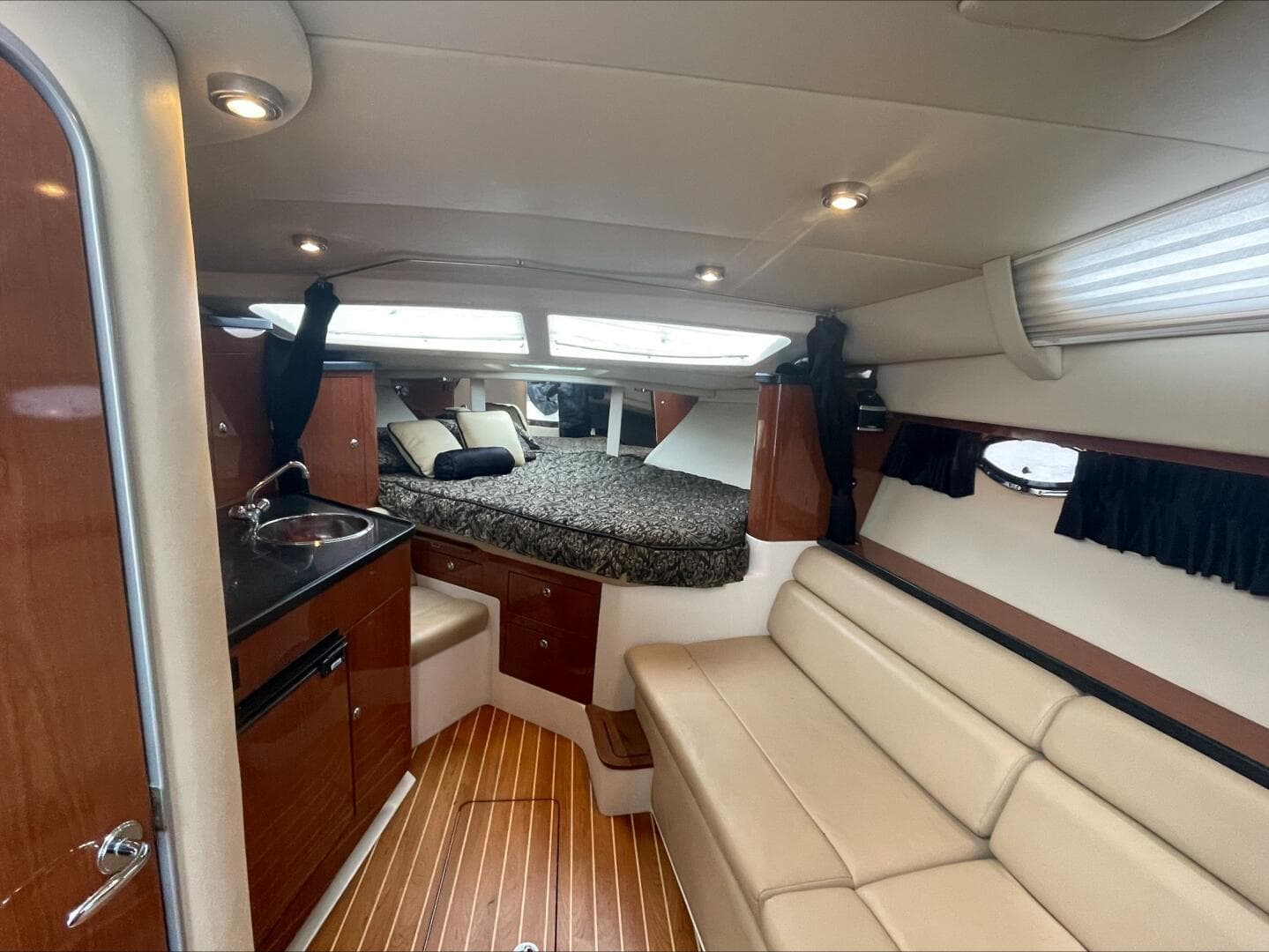 2007 Regal 3360 Window Express — photo 8