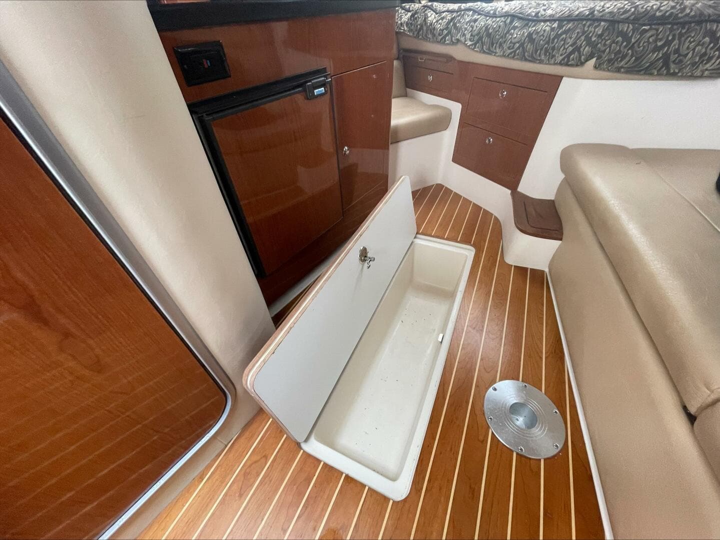 2007 Regal 3360 Window Express — photo 12