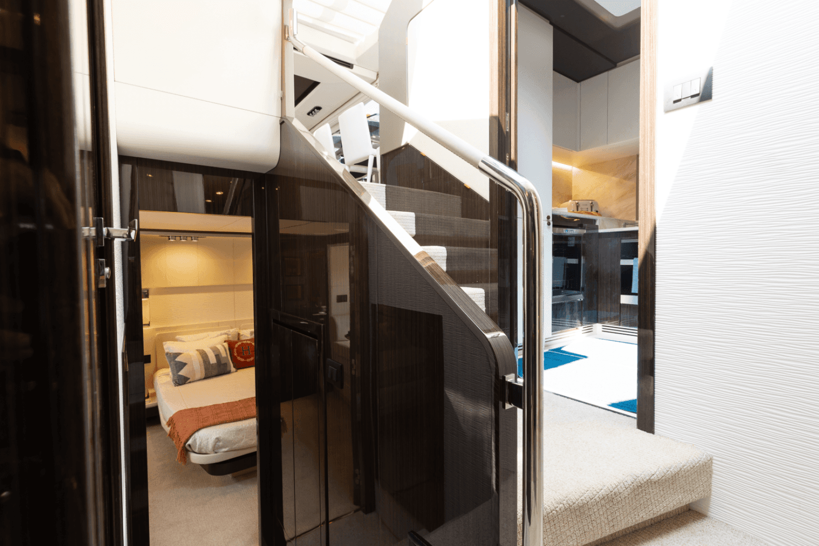 2019 Azimut 77S — photo 37