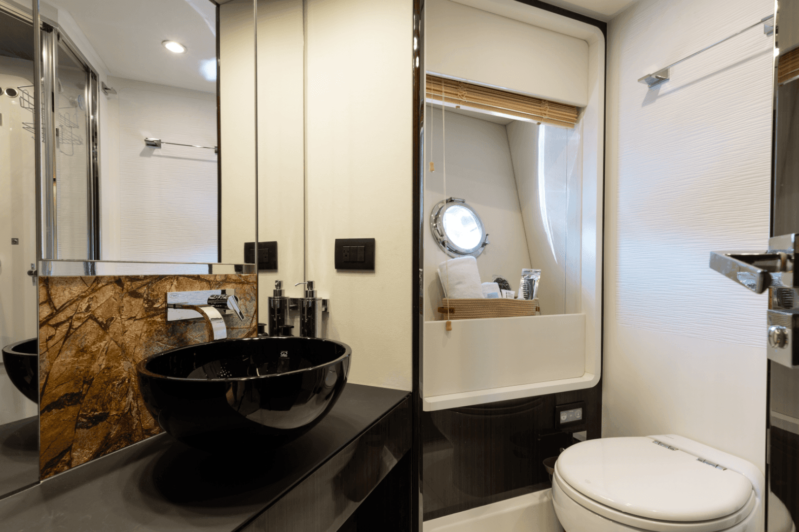 2019 Azimut 77S — photo 25