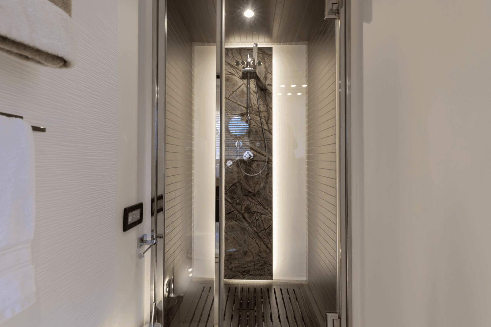 2019 Azimut 77S — photo 42