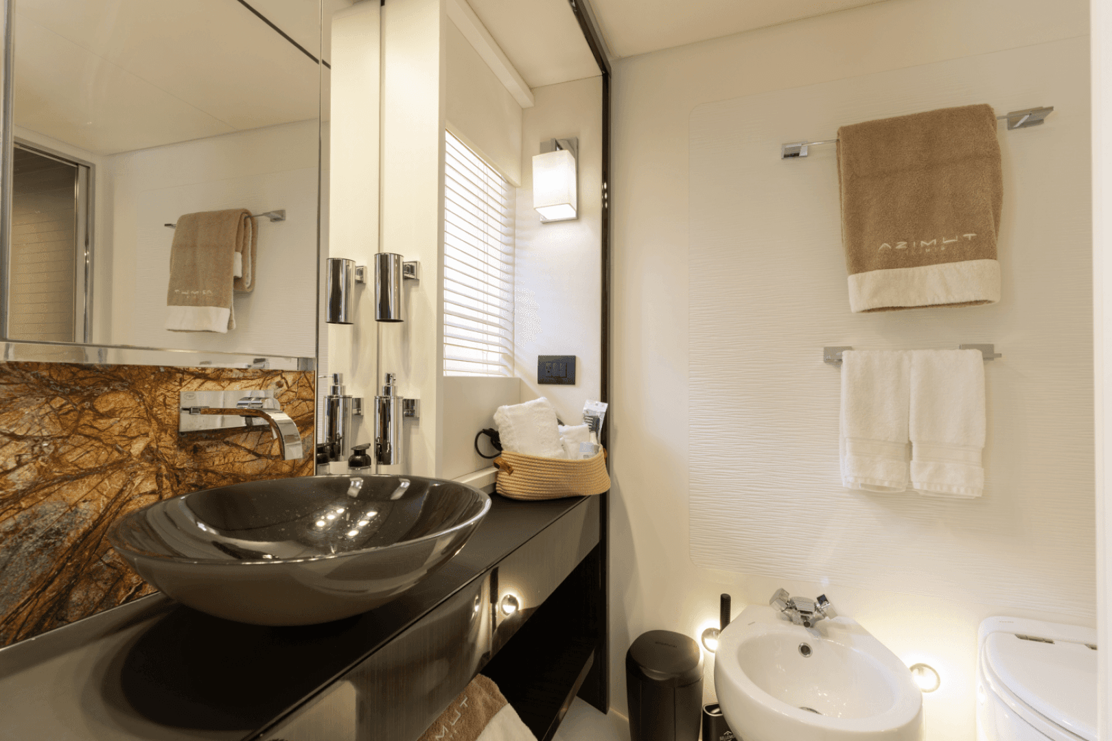 2019 Azimut 77S — photo 41