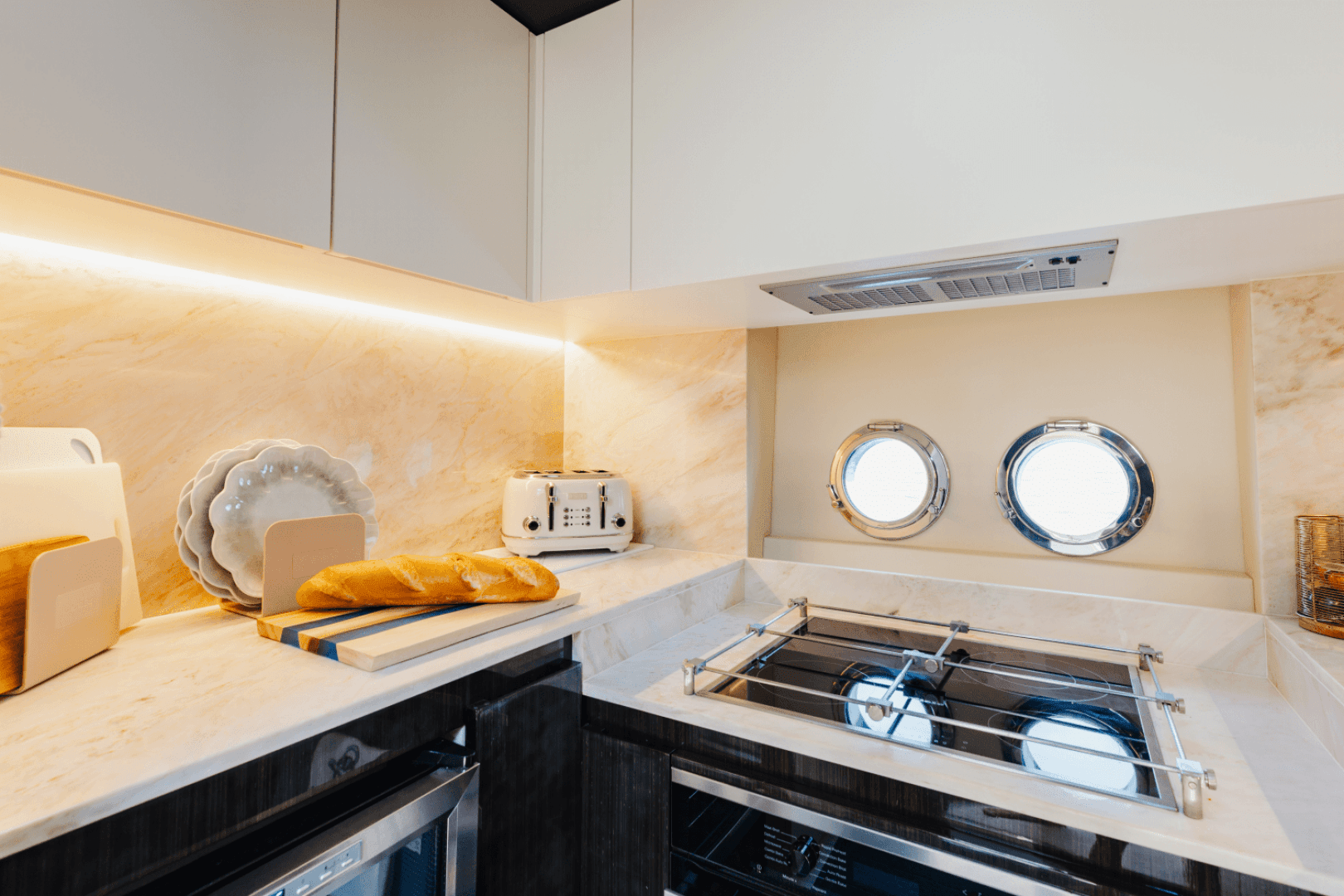 2019 Azimut 77S — photo 47