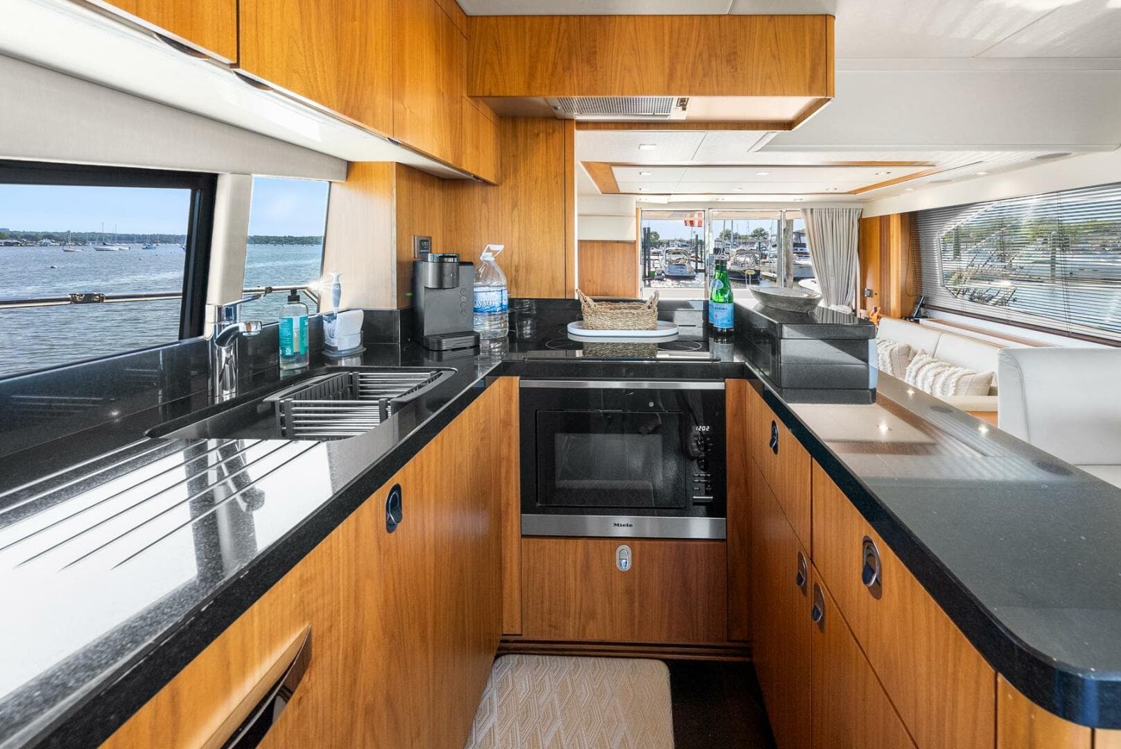 2016 Sunseeker Manhattan 65 — photo 106