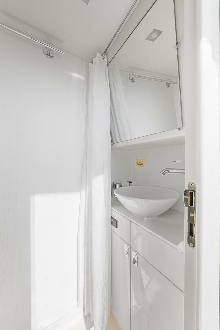 2016 Sunseeker Manhattan 65 — photo 112