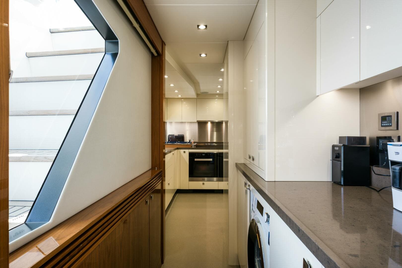 2018 Sunseeker 116 Yacht — photo 44