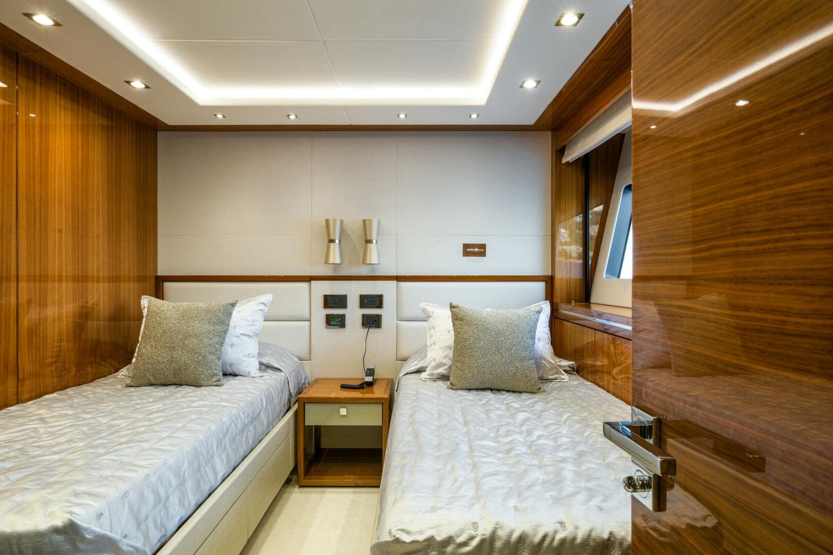 2018 Sunseeker 116 Yacht — photo 39