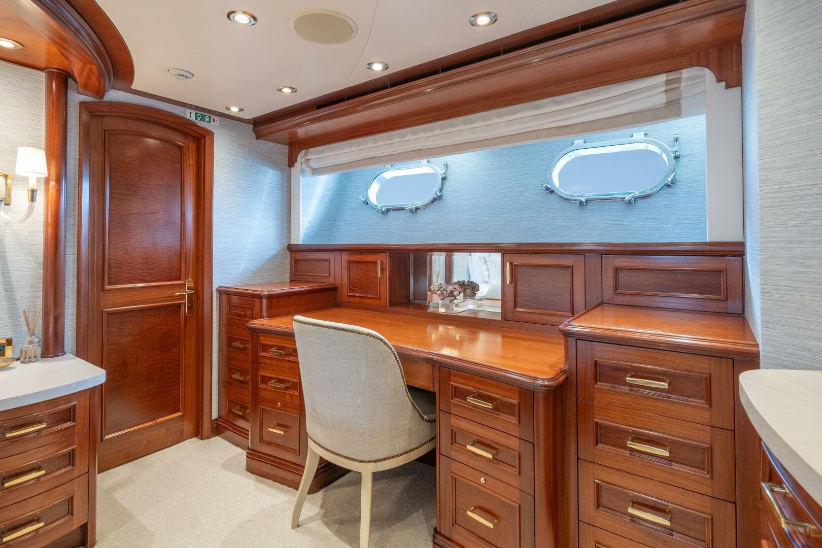 2004 Crescent Raised Pilothouse — photo 19