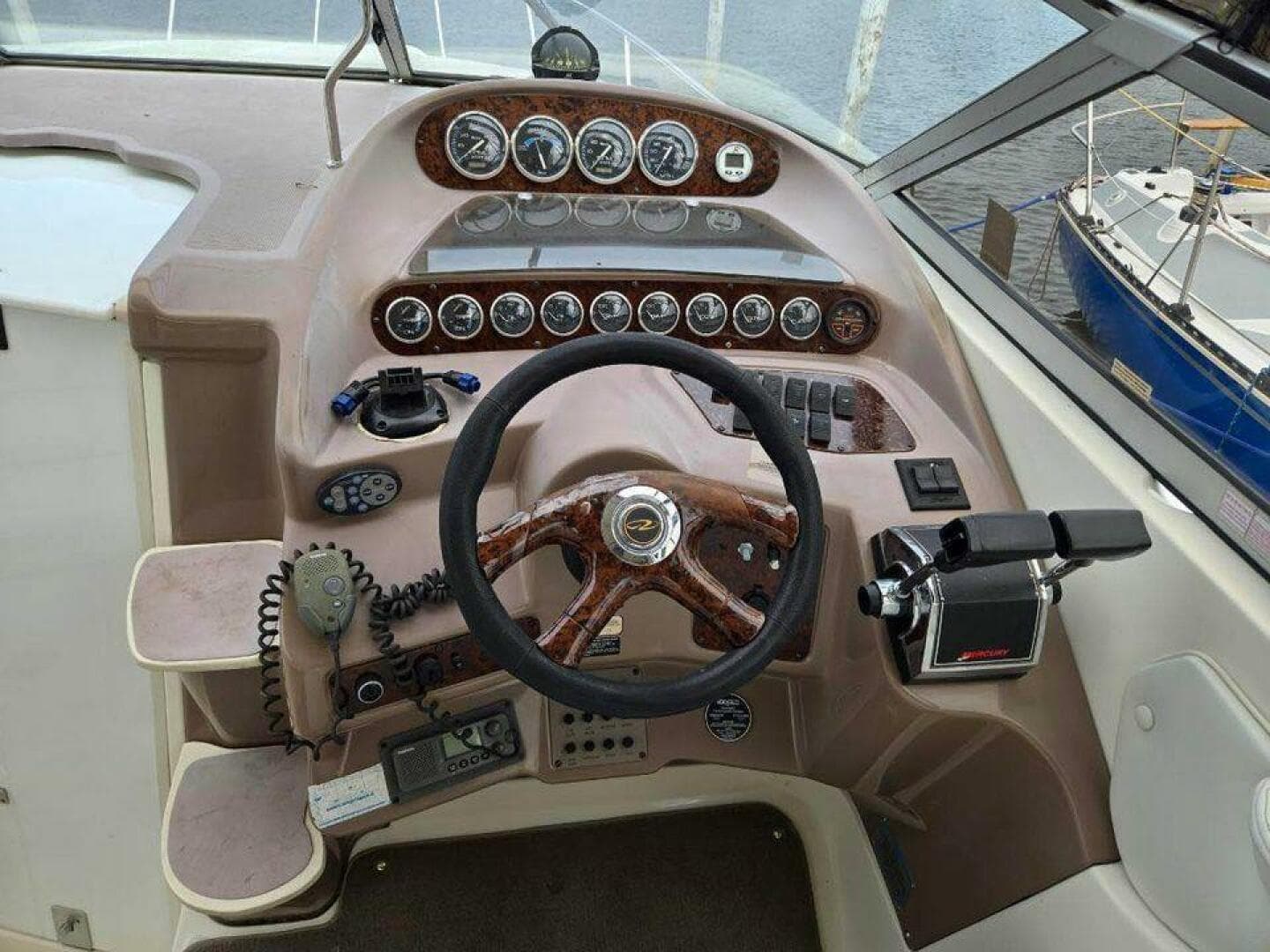 2003 Regal 2860 Commodore — photo 11