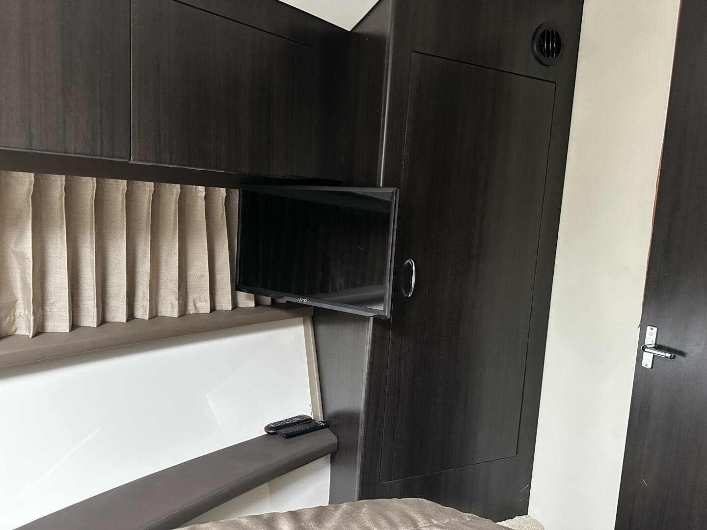 2013 Carver C34 — photo 42