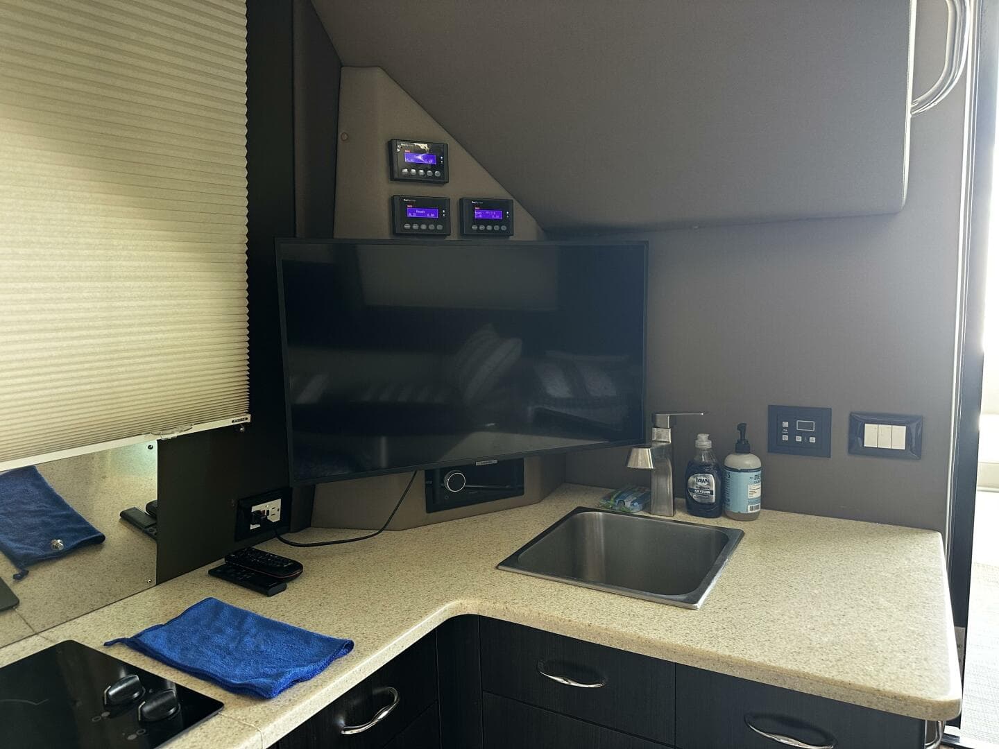 2013 Carver C34 — photo 36