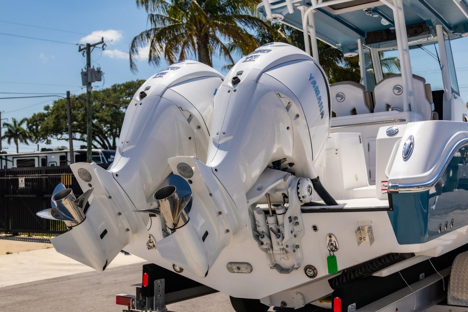 2025 Edgewater 325 CC — photo 4