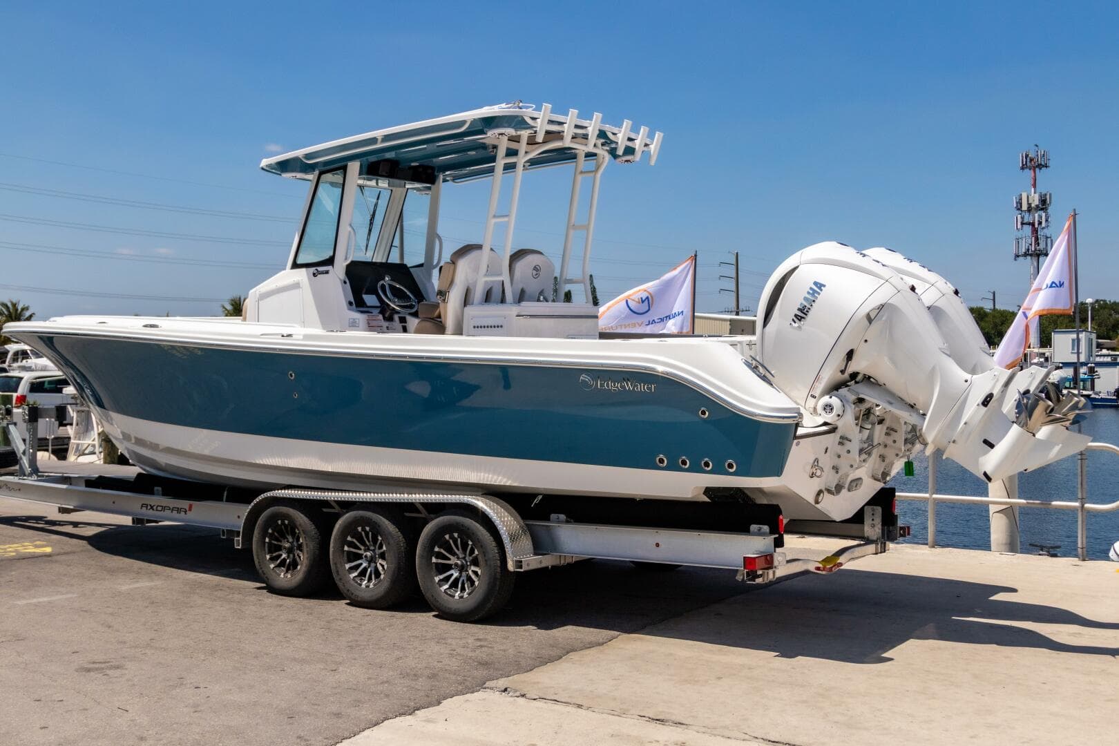 2025 Edgewater 325 CC — photo 2