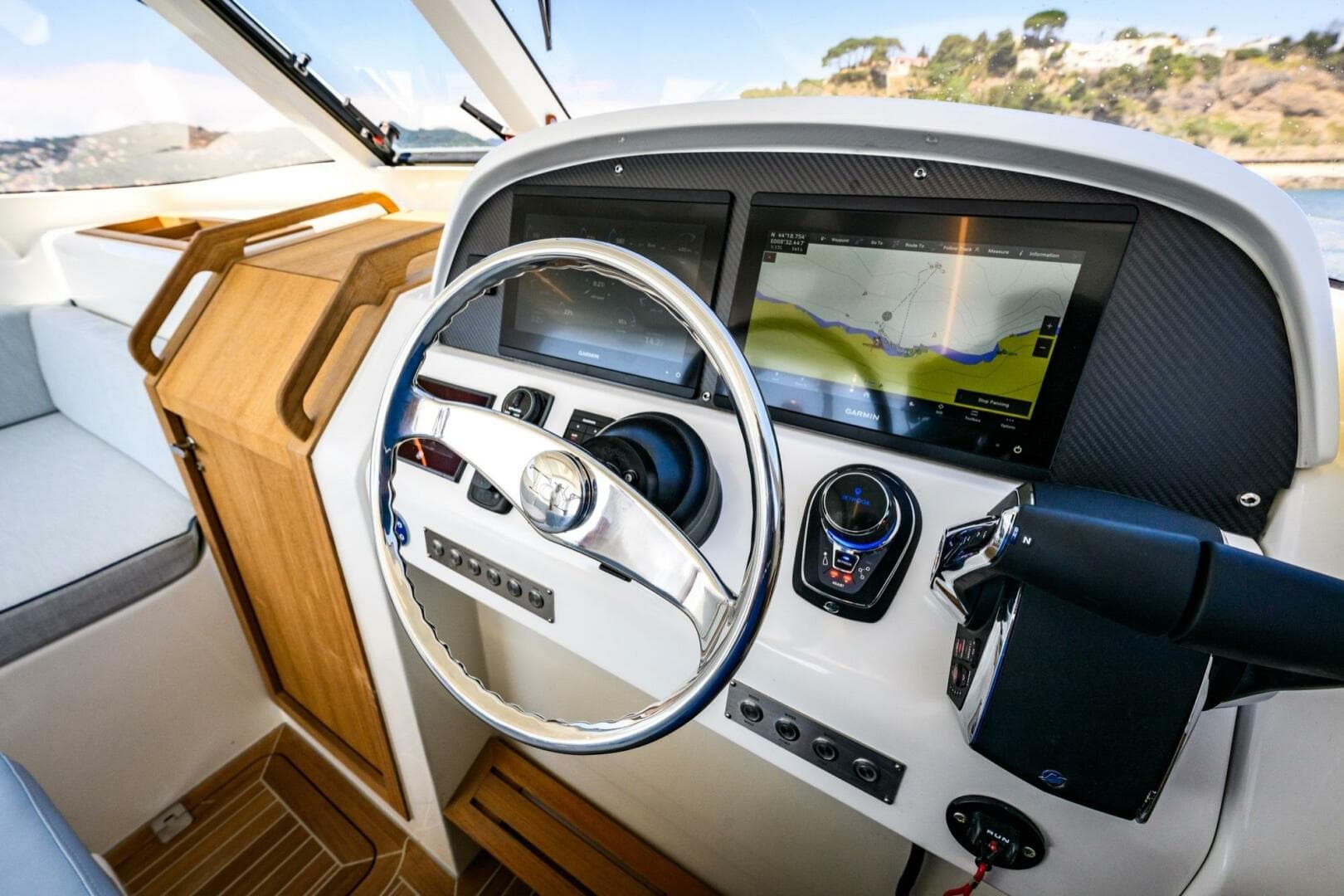 2025 Toy Marine 39 Outboard — photo 15