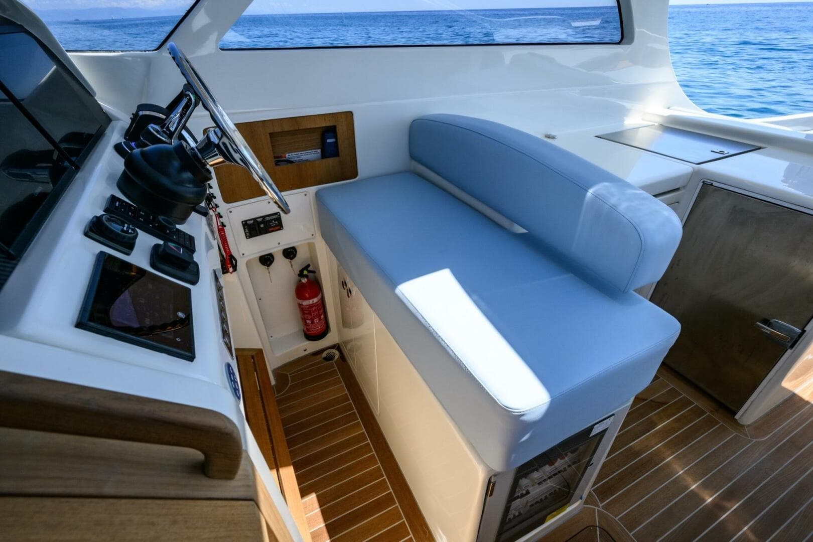 2025 Toy Marine 39 Outboard — photo 14