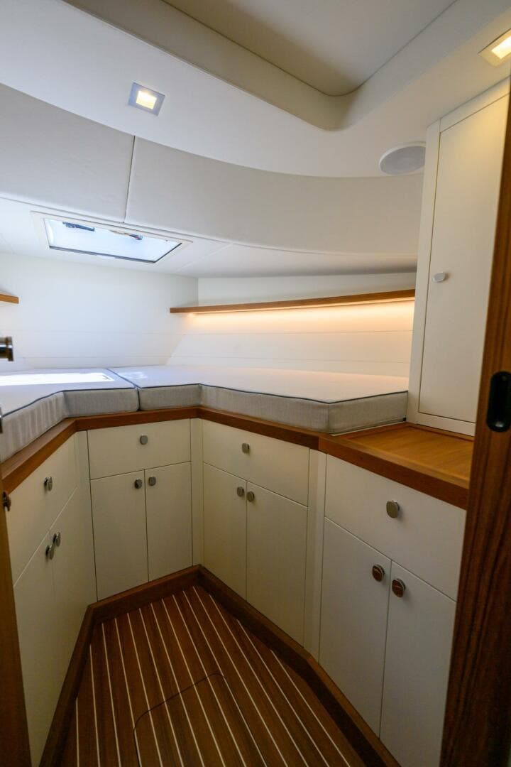 2025 Toy Marine 39 Outboard — photo 18