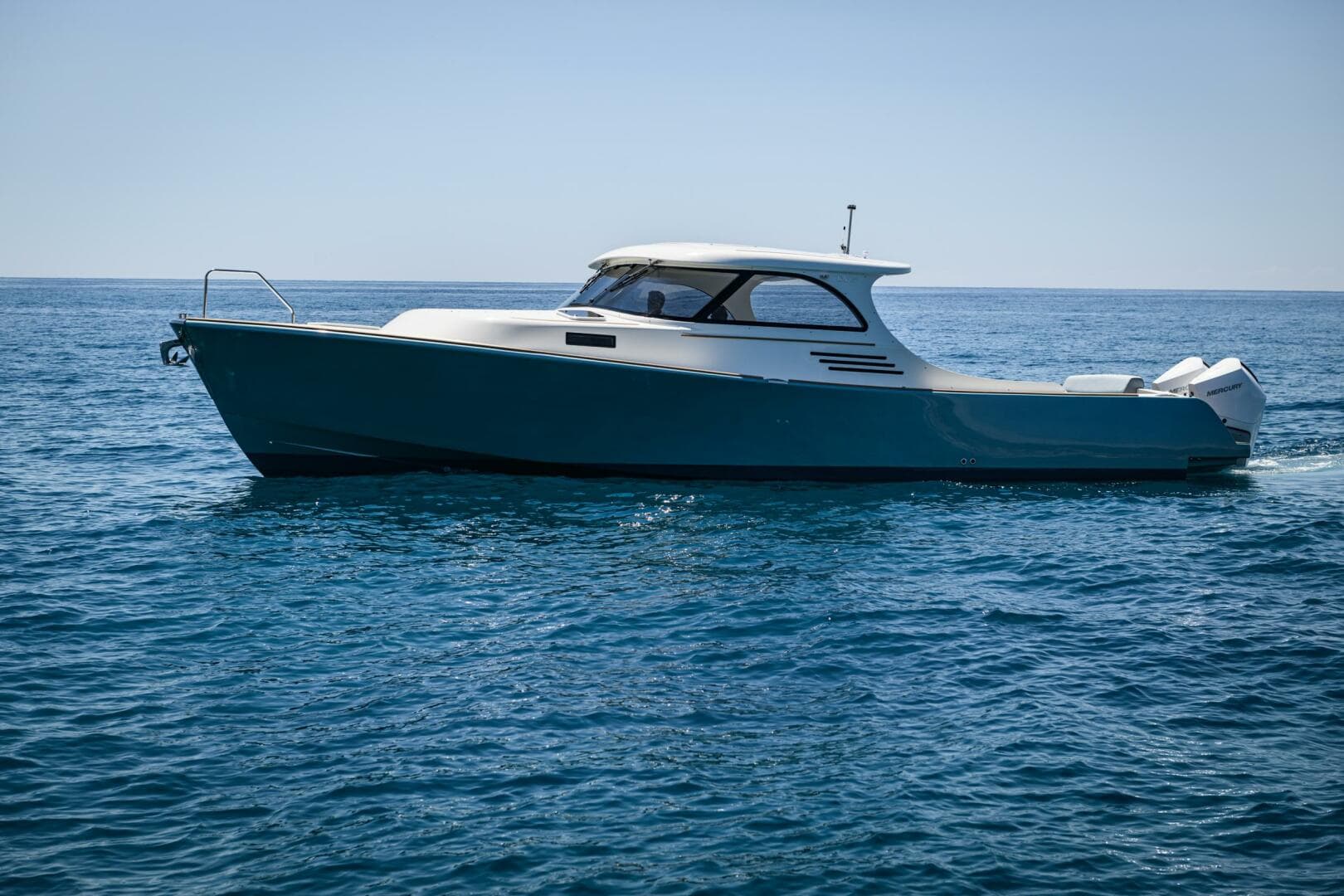 2025 Toy Marine 39 Outboard — photo 2