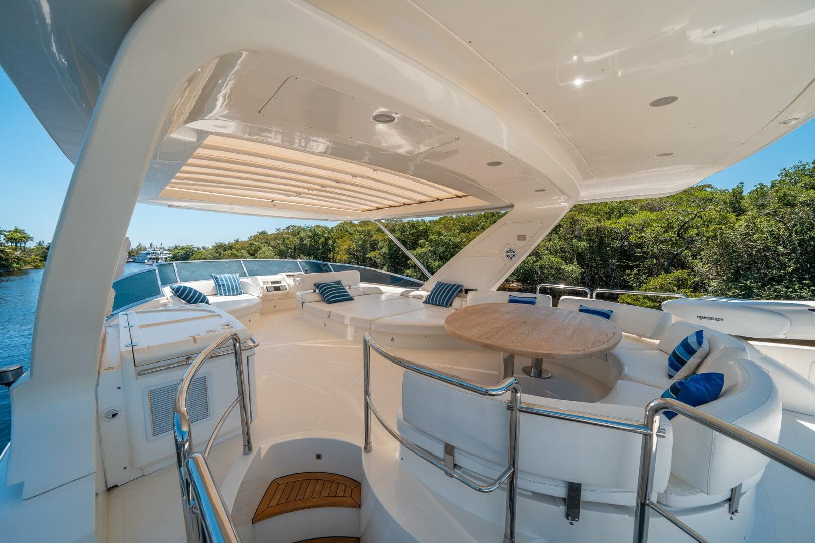 2010 Azimut 75 Fly — photo 13