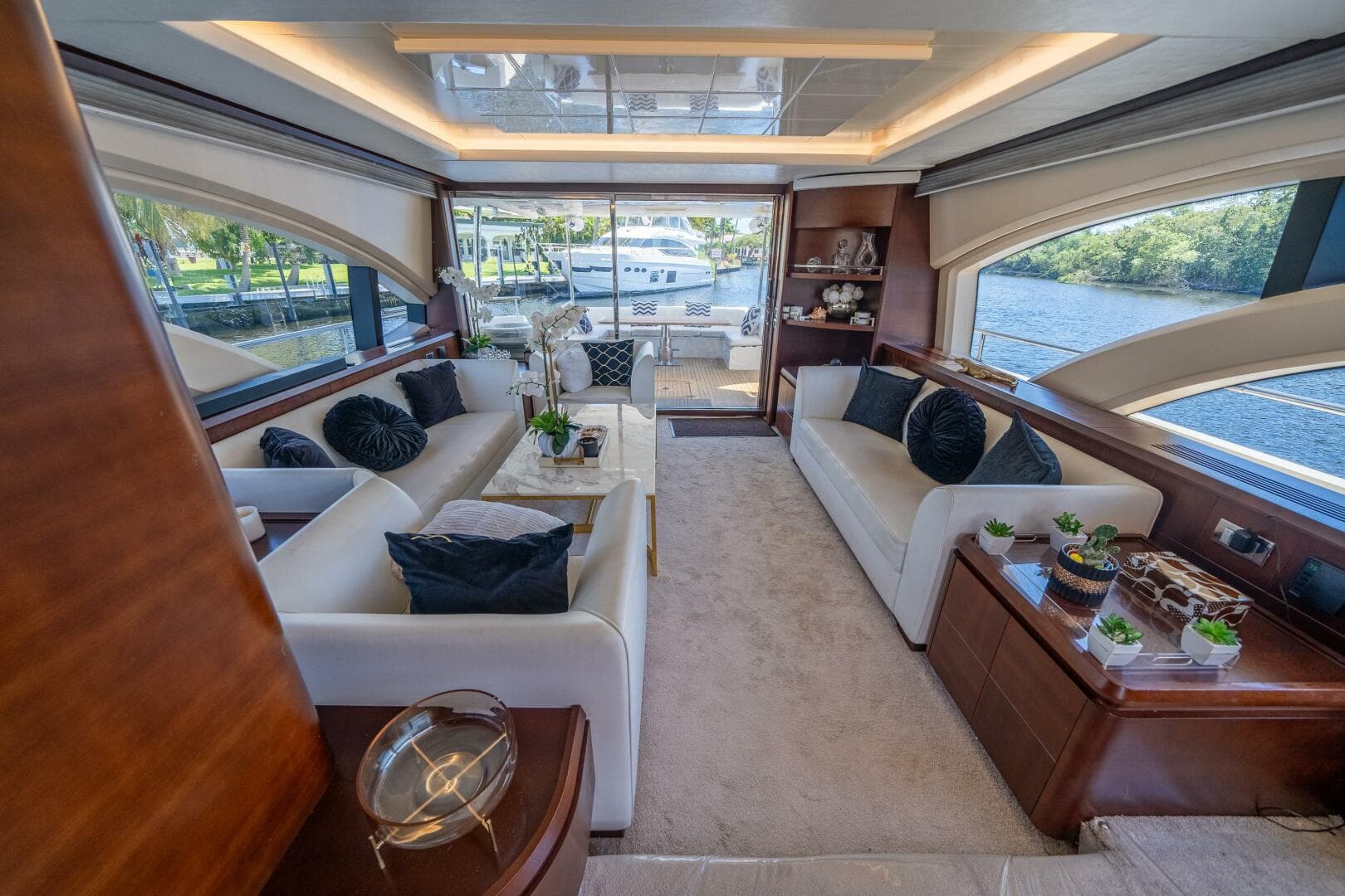 2010 Azimut 75 Fly — photo 24