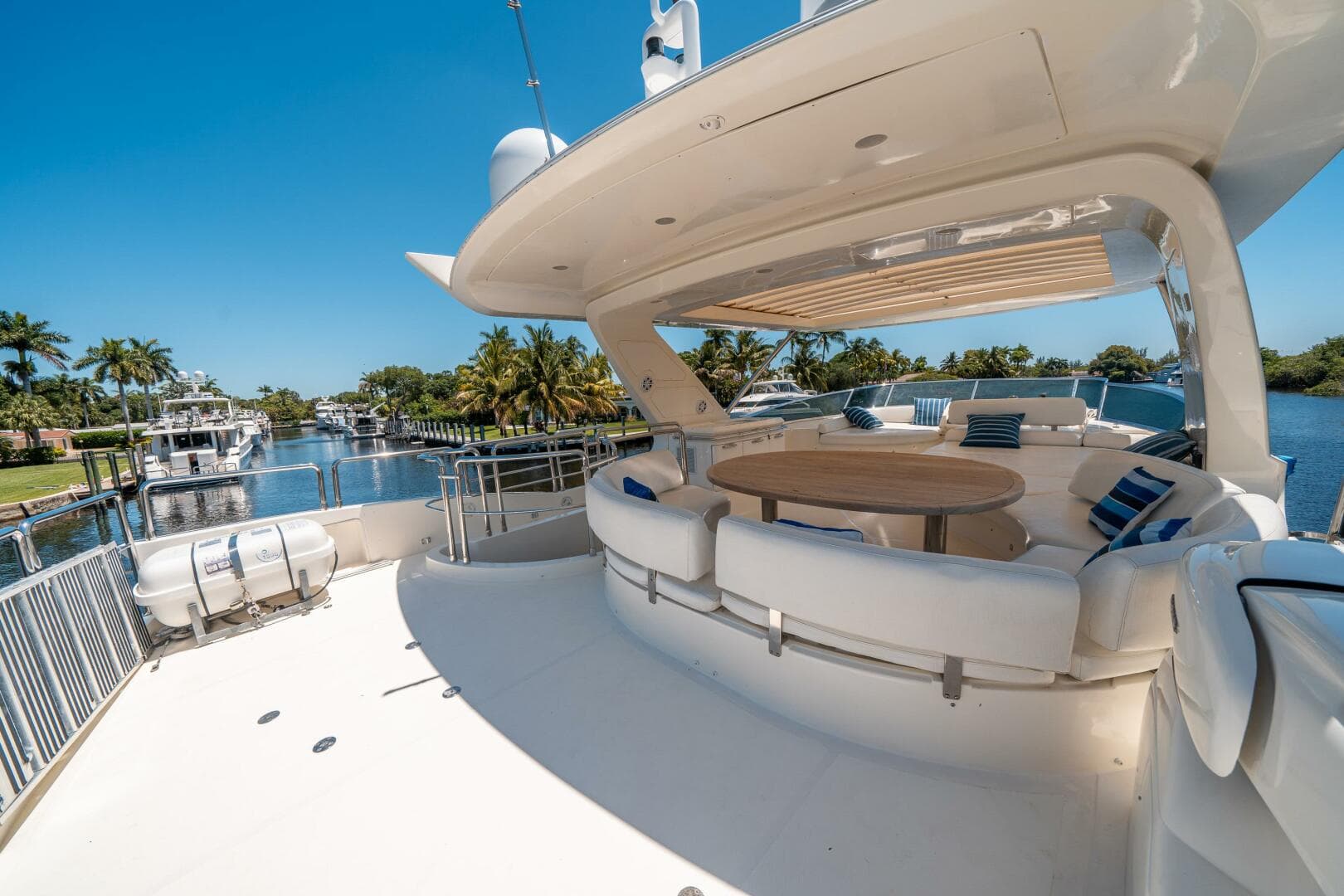 2010 Azimut 75 Fly — photo 12