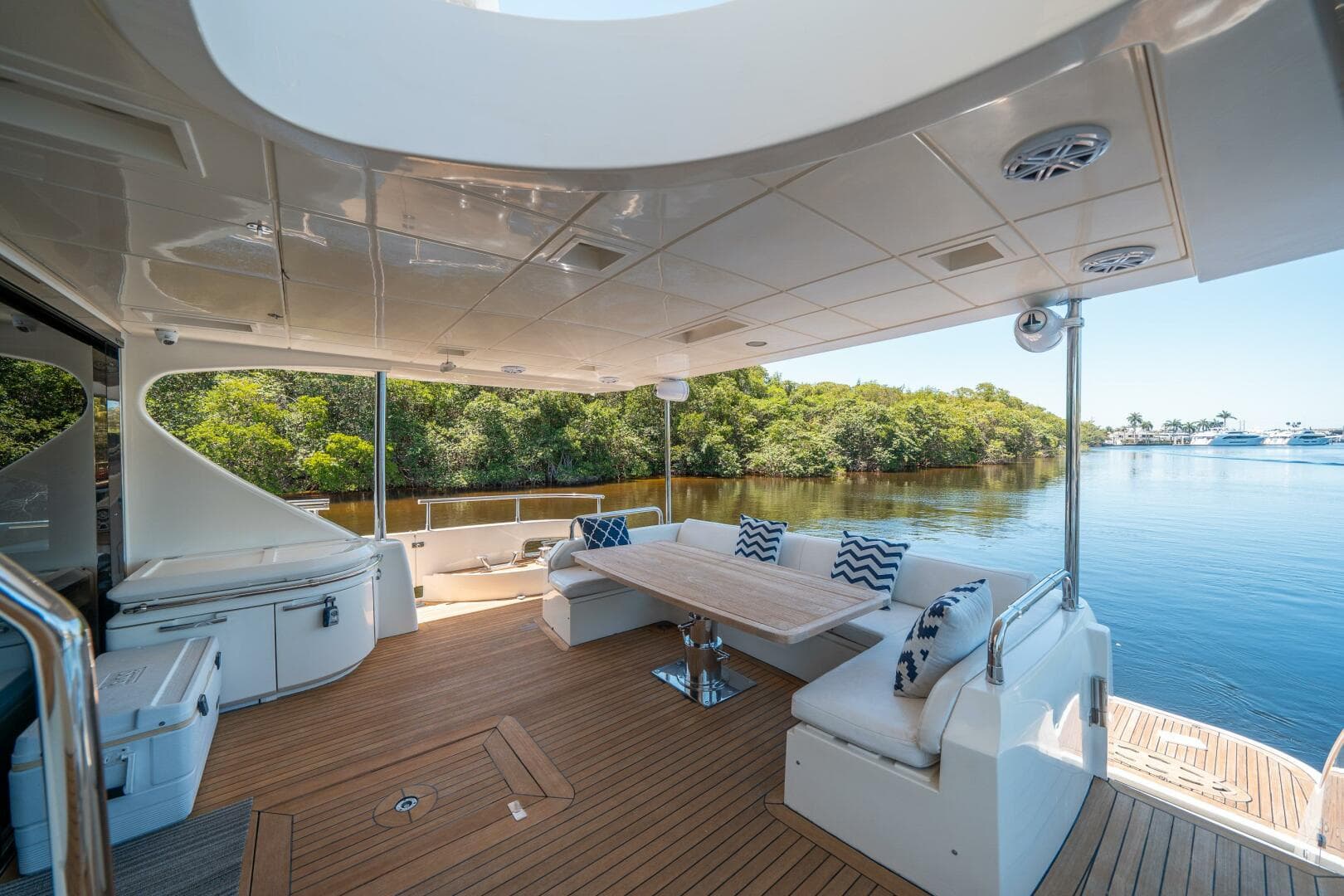 2010 Azimut 75 Fly — photo 9
