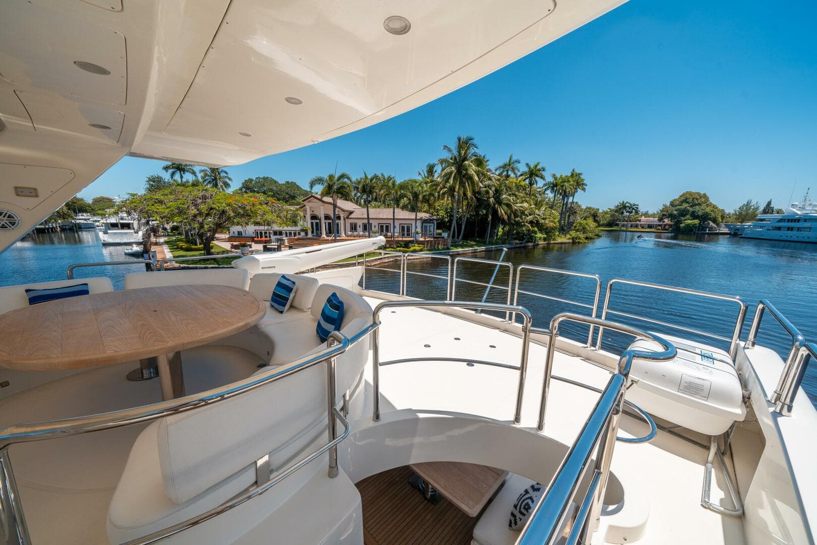 2010 Azimut 75 Fly — photo 11